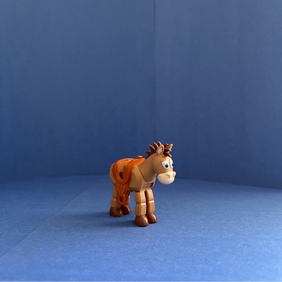 Lego Minifigure Toy Story: Bullseye - Picture 1 of 3